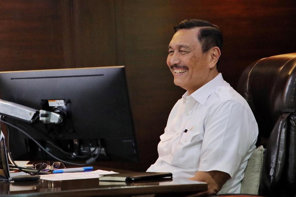 Menko Bidang Kemaritiman dan Investasi Luhut Binsar Pandjaitan mengatakan bahwa pemerintah terus mendorong industri baterai lithium.