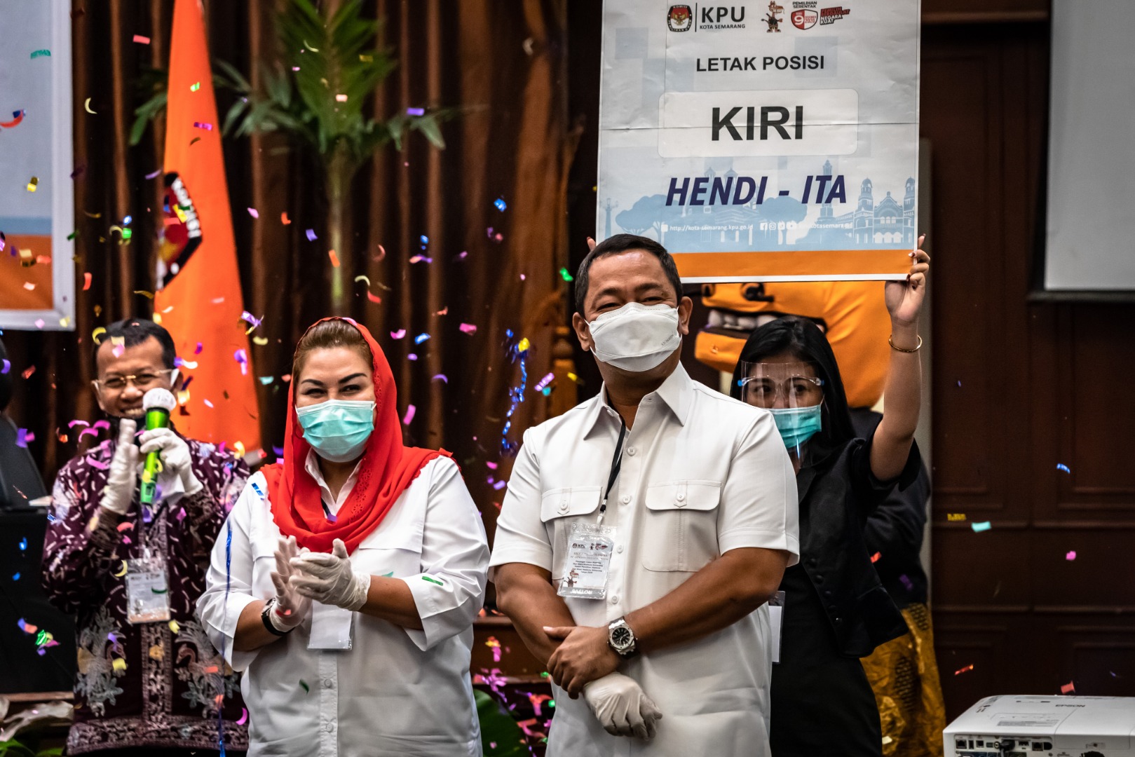 Petahana Wali Kota Semarang Hendrar Prihadi (kanan)
