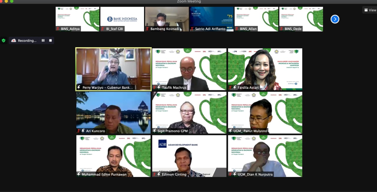 Diskusi daring bertema 'Menavigasi Pemulihan Kesehatan & Ekonomi Nasional di Tengah Pandemi'.