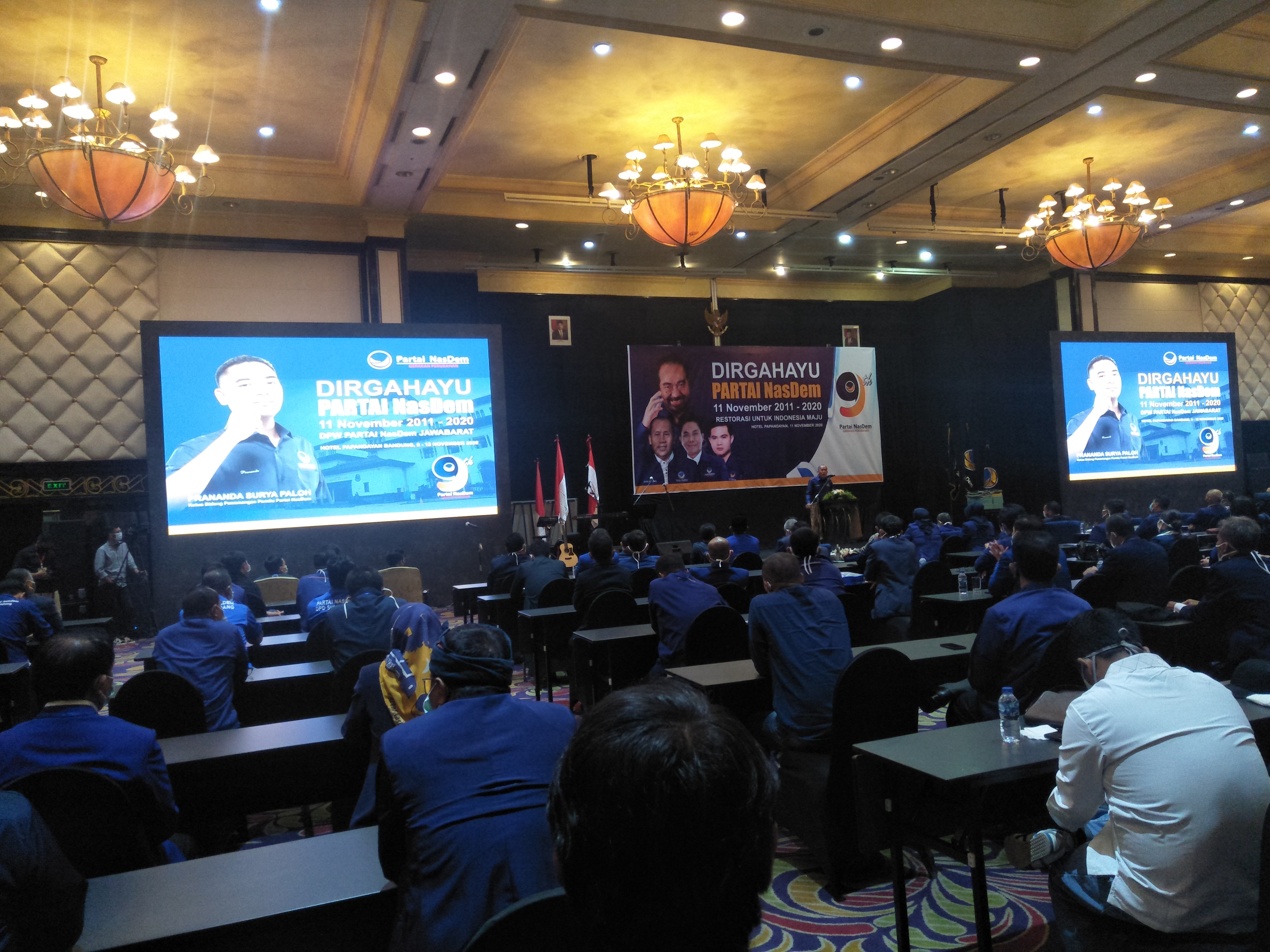 Prananda Surya Paloh saat berorasi dalam peringatan hut ke-9  Partai Nasdem di Bandung, Rabu (11/11/2020)