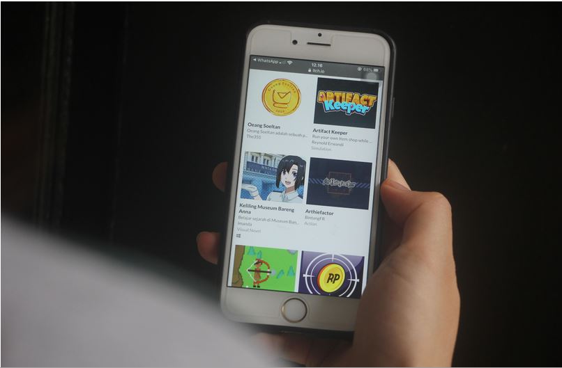 Gim-gim yang dibuat berdasarkan data kultural terbuka.