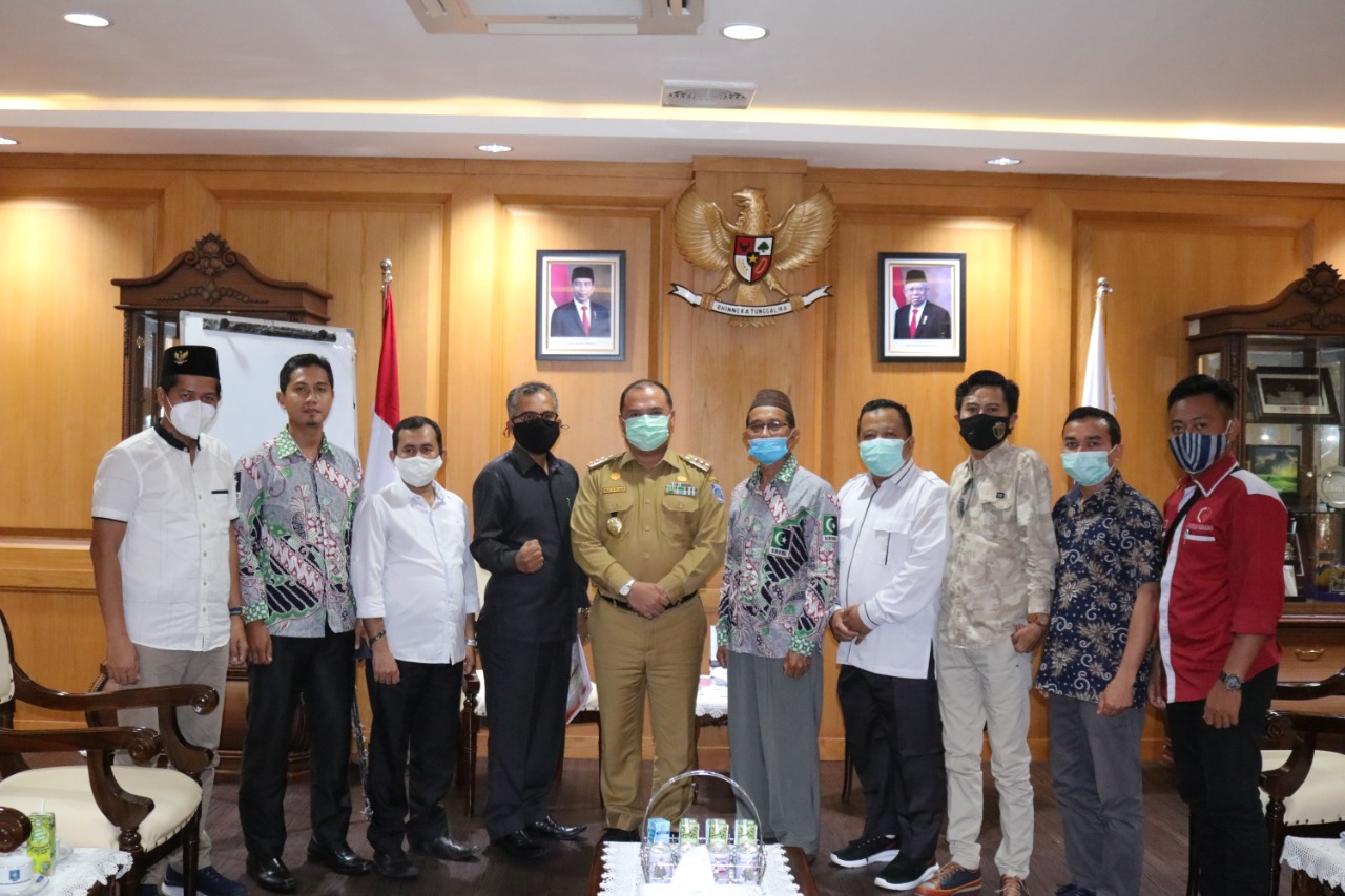 Gubernur Babel Erzaldi Rosman menerima audiensi Korps Alumni Himpunan Mahasiswa Islam (KAHMI). 