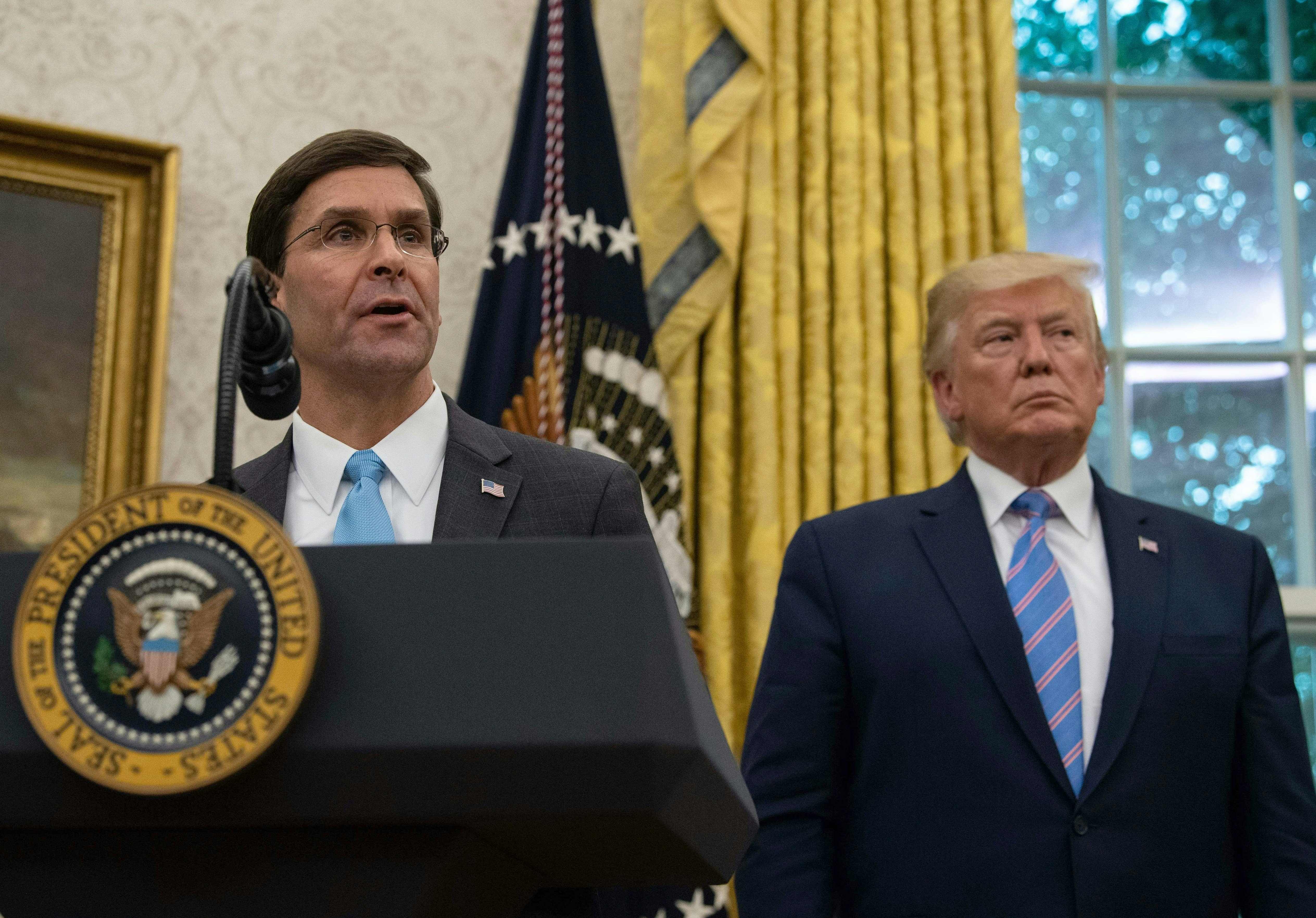 Presiden AS Donald Trump memecat Menteri Pertahanan Mark Esper, Senin (9/11/2020)