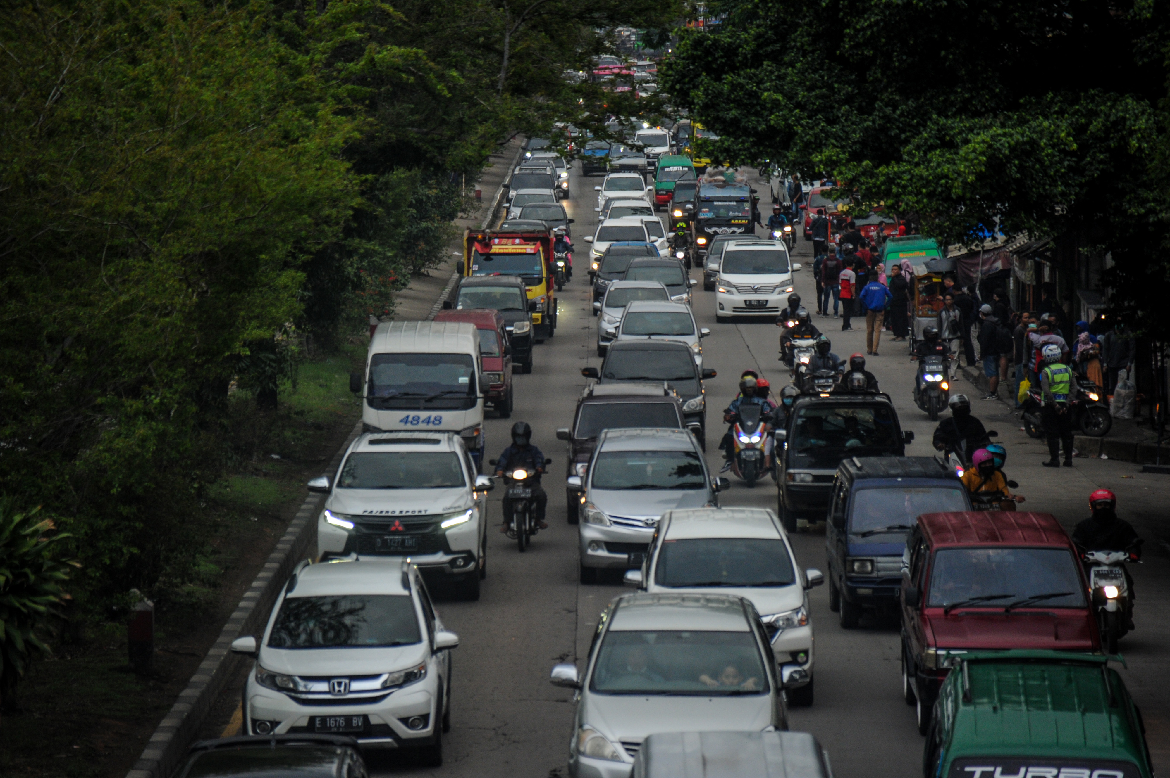 Arus lalu lintas liburan