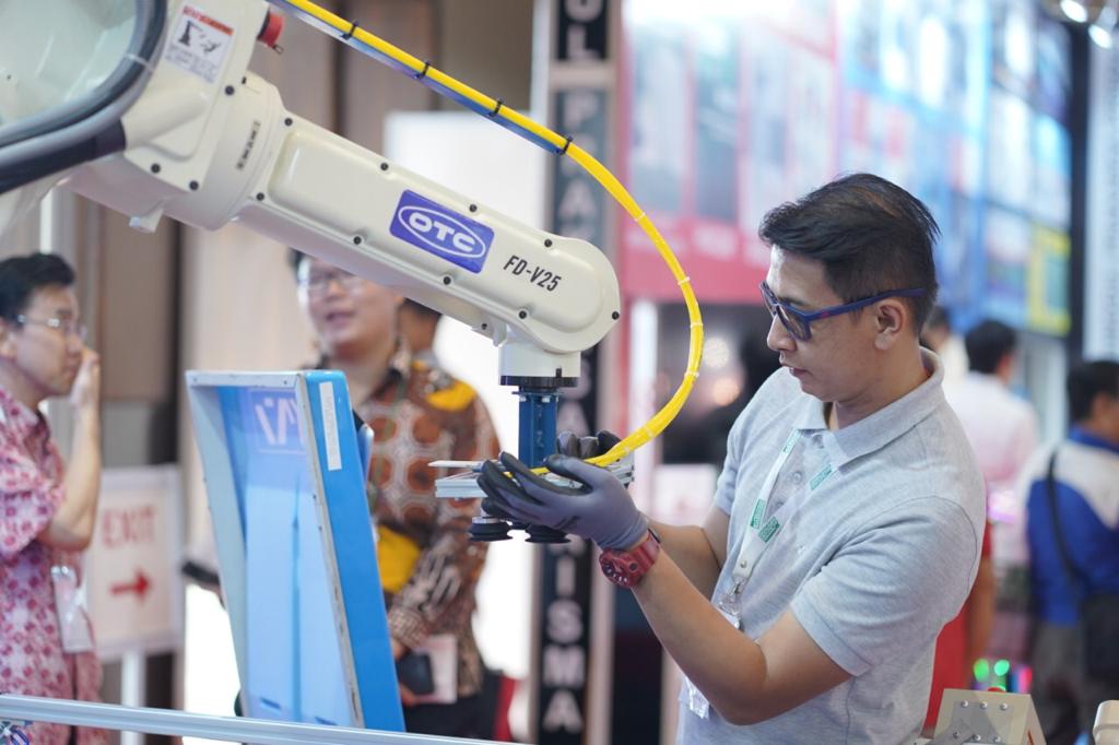 Pameran manufaktur yang diselenggarakan di Indonesia.