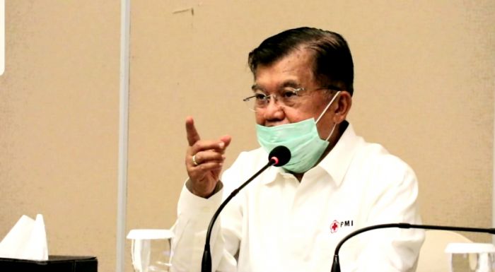 Ketua Umum Palang Merah Indonesia, HM Jusuf Kalla dalam pertemuan dengan pengurus PMI se Sulawesi Selatan, Kamis (18/6/2020)  