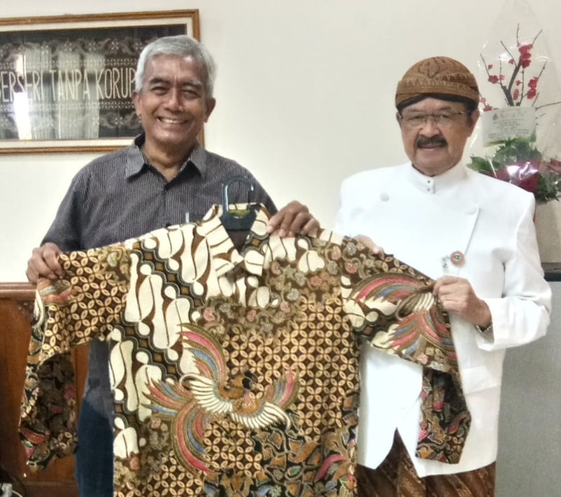 Museum Titik Nol Solo Terima Hibah Koleksi Batik Raja Bermotif Parang Barong