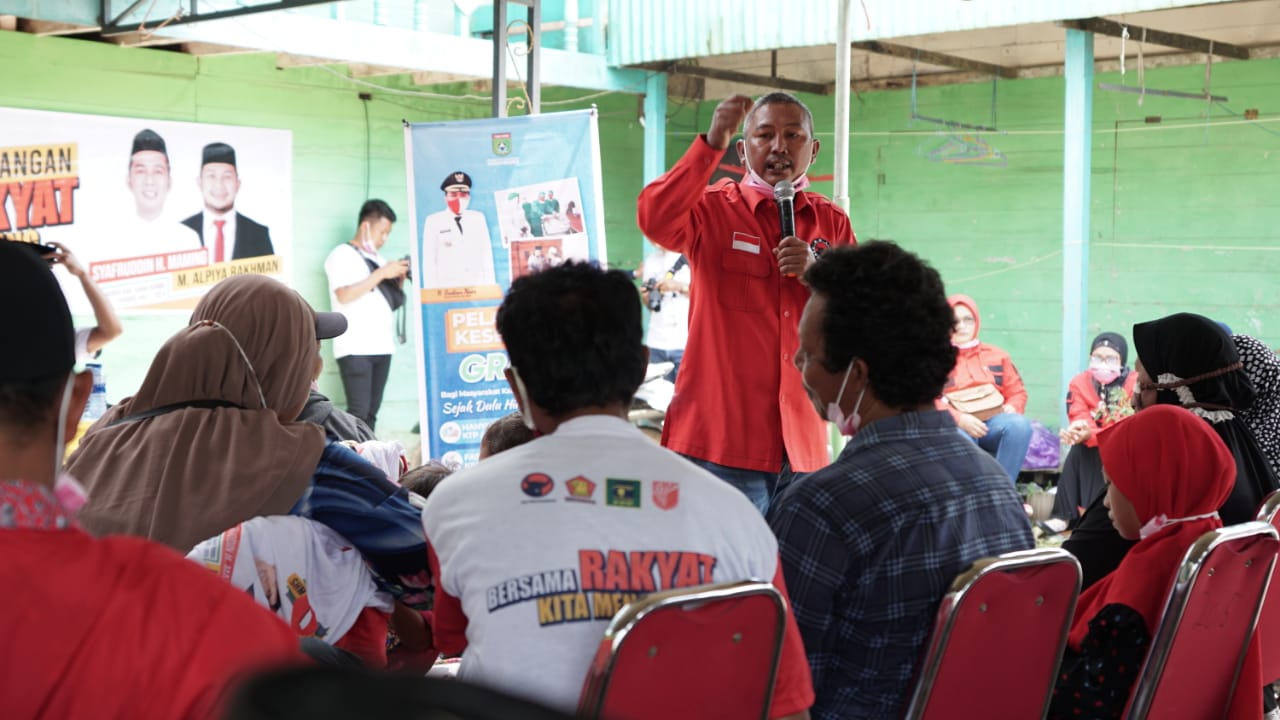 Juru Kampanye paslon 01, Parman mengungkapkan masih banyak jalan desa dan lingkungan yang rusak.