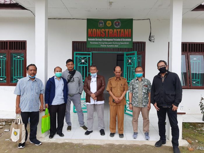 Tim Pusluhtan bersama Koordinator BPP Pollung, Wisler Lumban Batu.