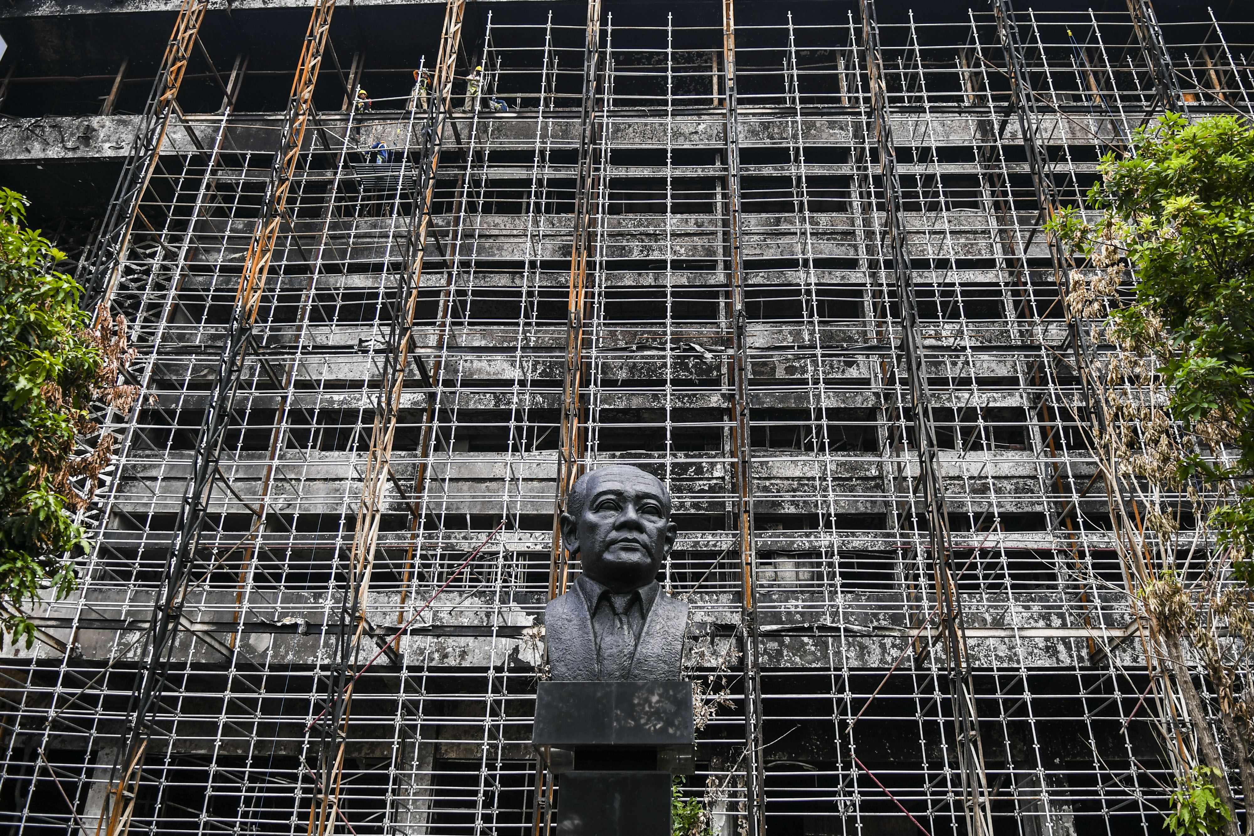 Perbaikan gedung utama yang mengalami kebakaran pada 22 Agustus 2020 dengan anggaran Rp350 miliar.