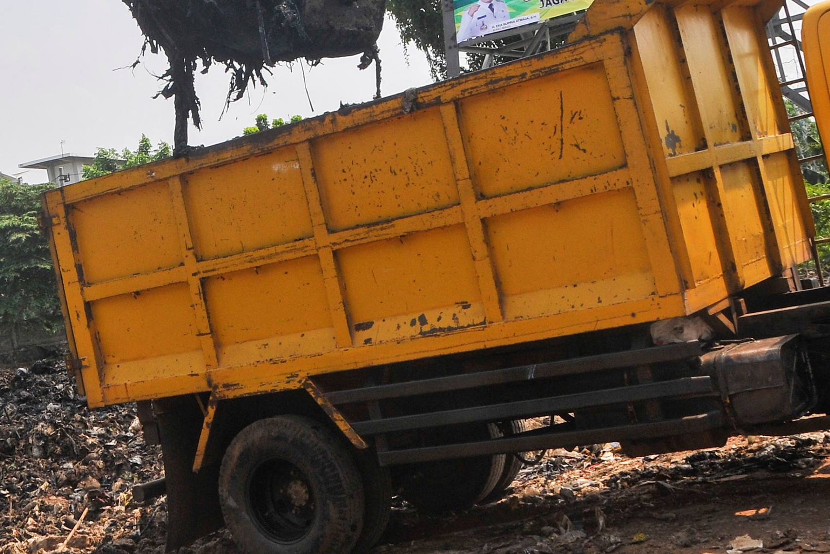Tabrak Truk Sampah, Wartawan Metro TV Tewas di Cakung