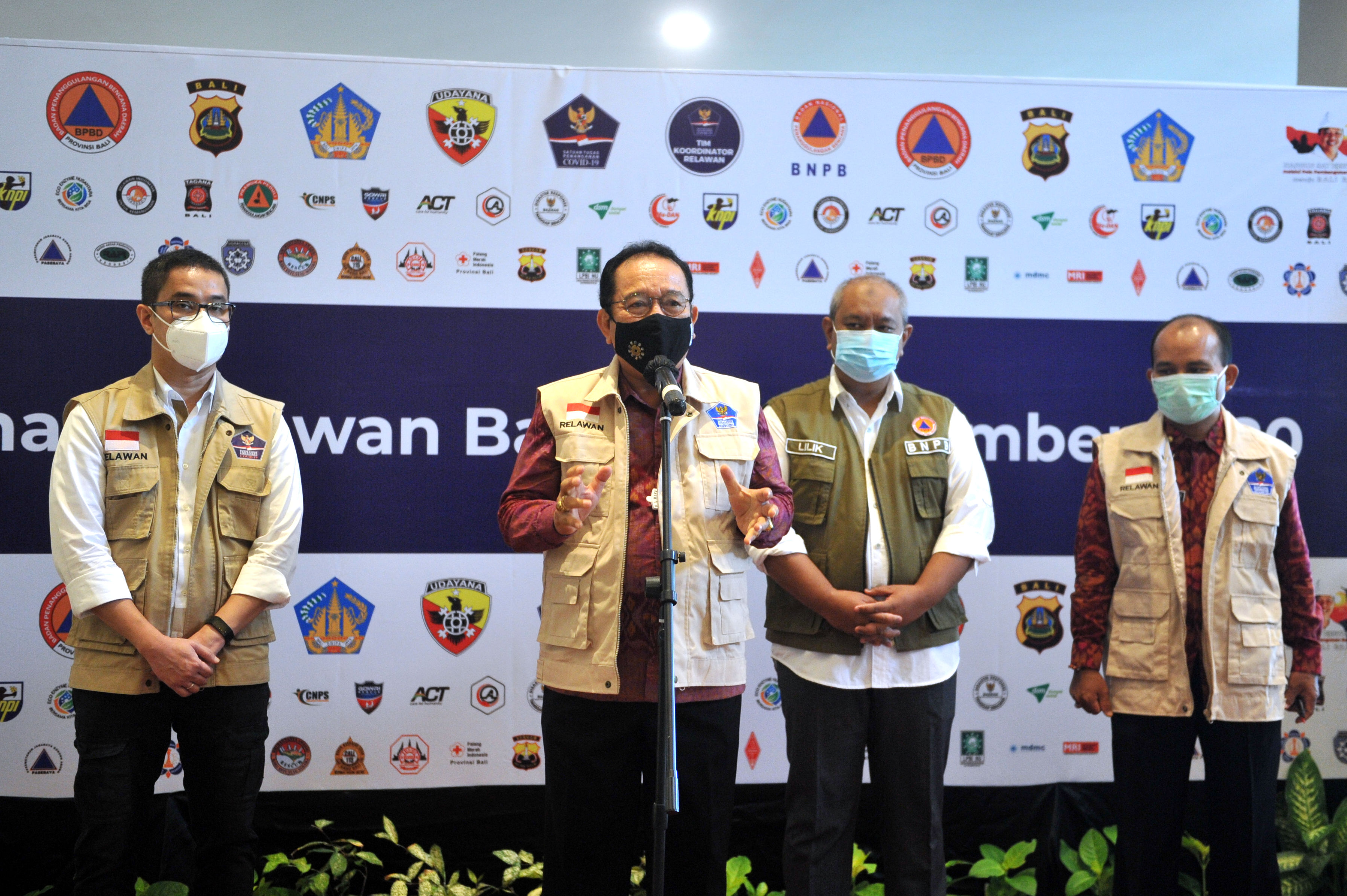 PELATIHAN RELAWAN PENANGANAN COVID-19: 