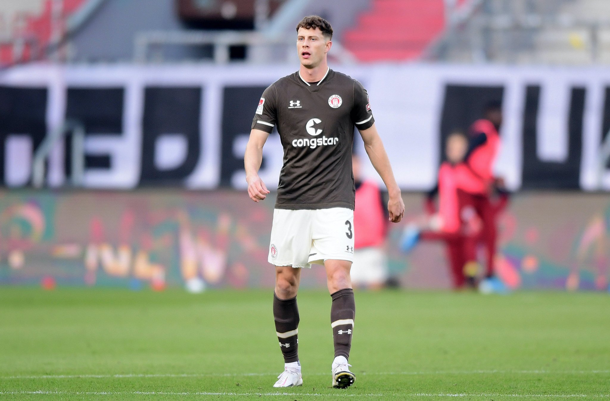 Pemain St Pauli James Lawrence