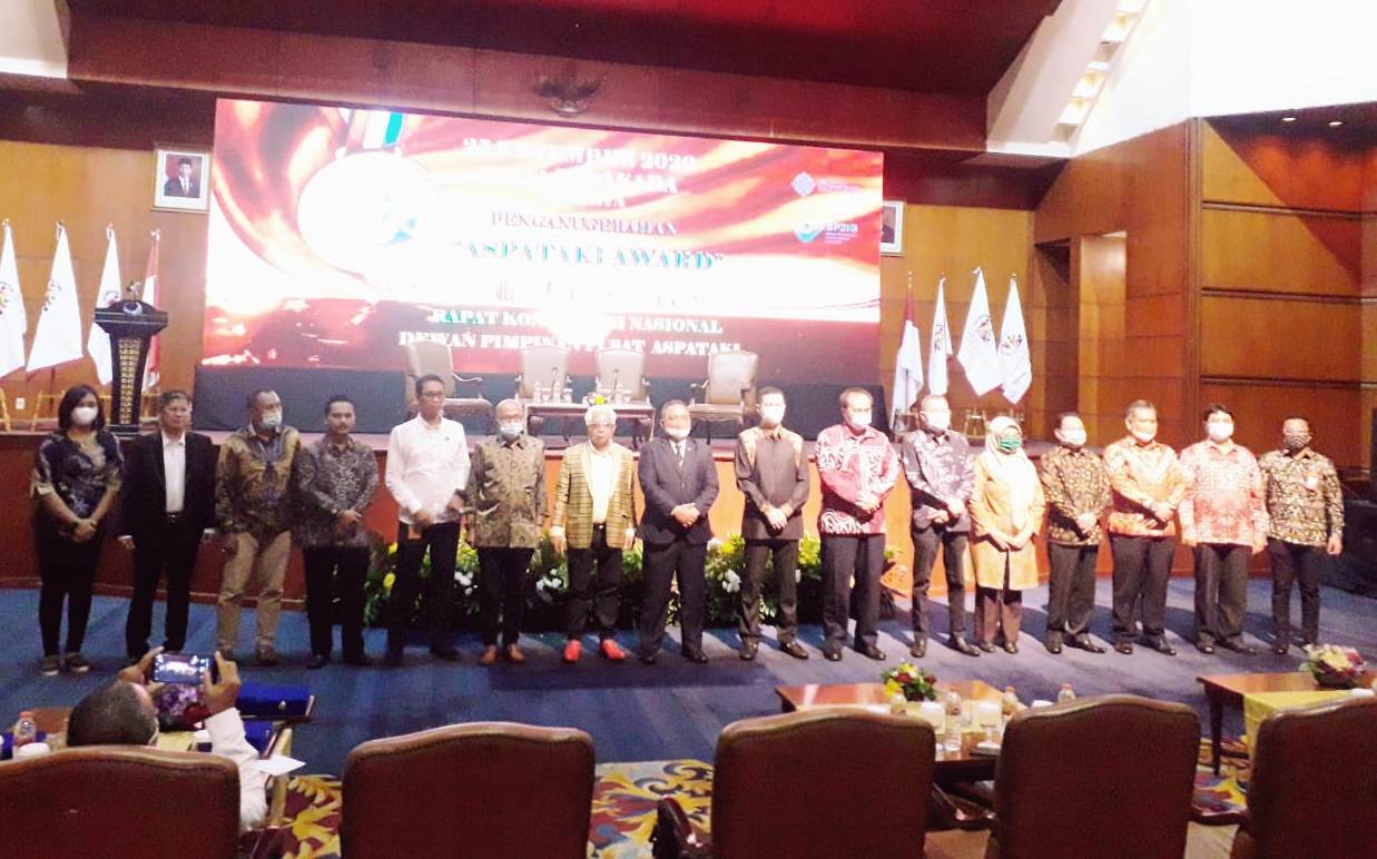  Acara Malam Penganugerahan Award Aspataki, di Hotel Bidakara, Jakarta, Rabu (25/11). 