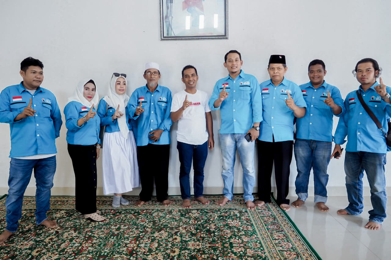 Paslon 01 Pilkada Tanah Bumbu  Syafruddin (berkaos putih) menjanjikan UMKM jadi program andalan bila ia menang.