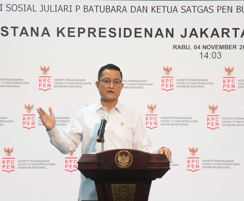 Menteri Sosial Juliari Batubara menyampaikan paparan realisasi anggaran Pemulihan Ekonomi Nasional (PEN) di Istana Negara Jakarta (4/11)