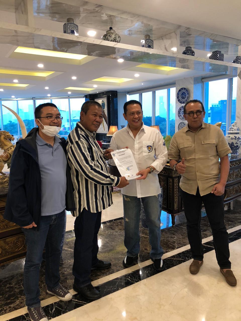 Bambang Soesatyo saat menerima dukungan IMI Provinsi di Bali