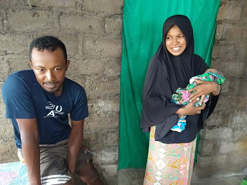 Farida yang saat hamil 6 bulan terkonfirmasi Covid-19, kini telah melahirkan dan negatif Covid bersama suami. 