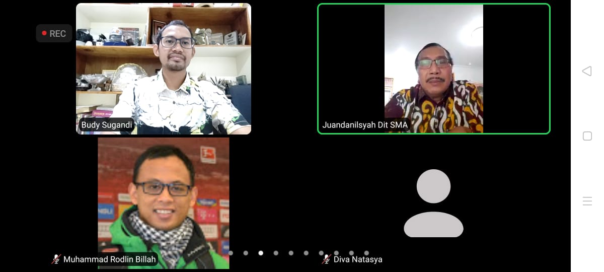 Tangkapan layar webinar Kelas Pengusaha Muda dengan tema Pola Pendidikan Era New Normal: Konsistensi Belajar dan Berkarya, Minggu (6/12).