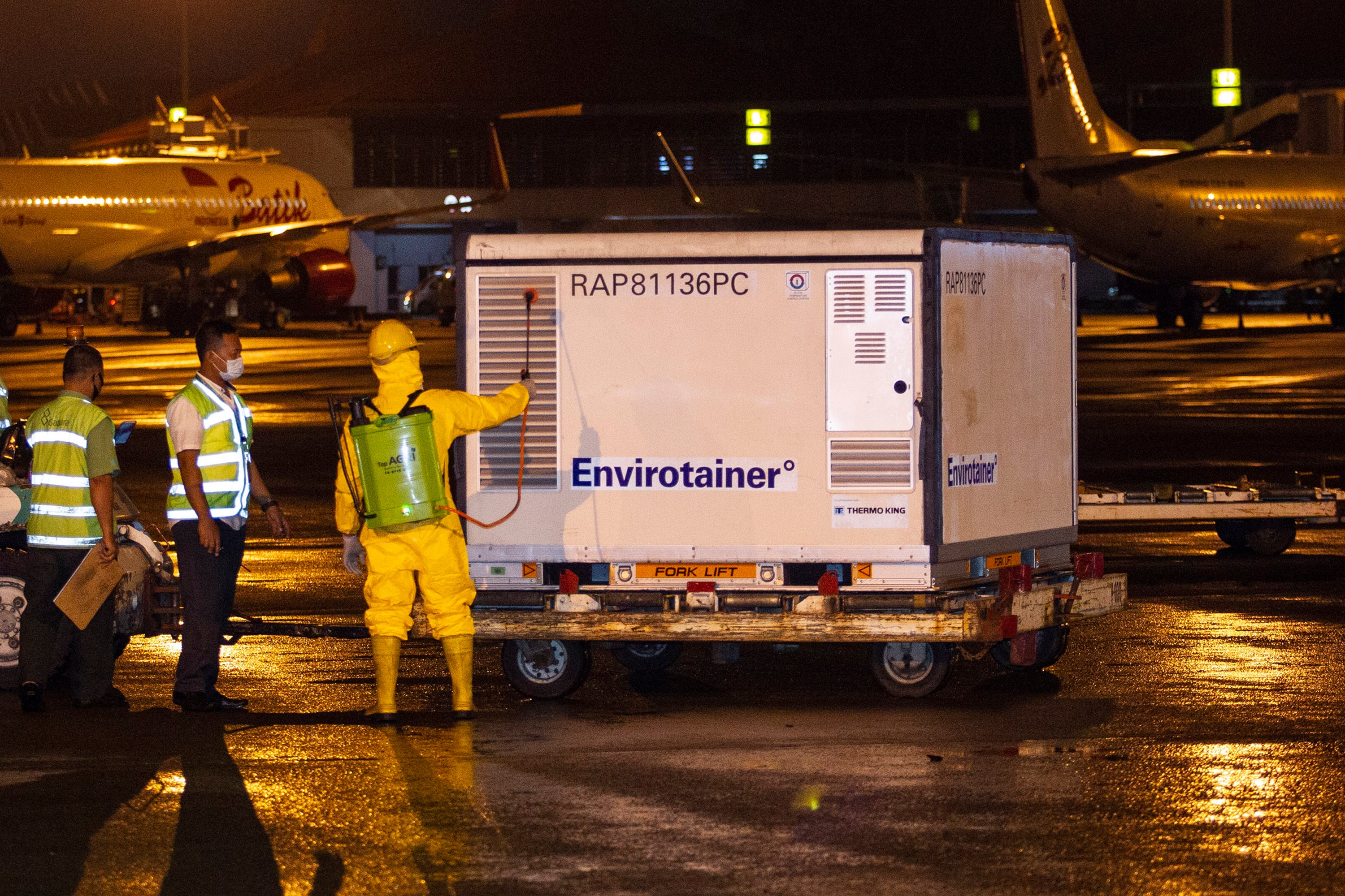  TIBA: Sebanyak 1,2 juta dosis vaksin covid-19 buatan Sinovac, China, tiba di Indonesia untuk selanjutnya diproses lebih lanjut ke Bio Farma