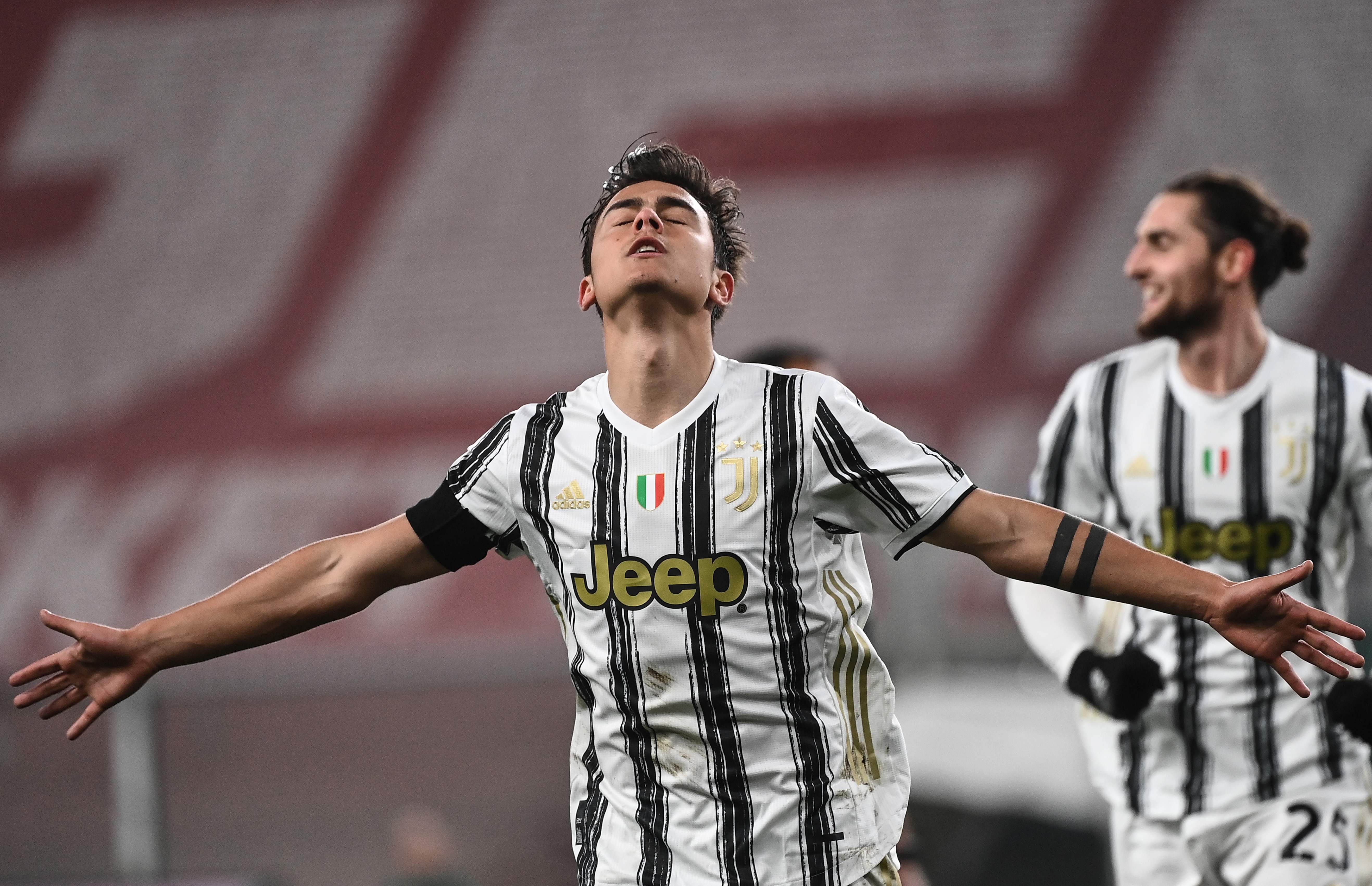 Penyerang Juventus Paulo Dybala melakukan selebrasi usai mencetak gol ke gawang Genoa di laga Serie A.