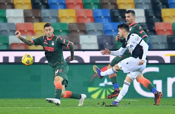 Laga Serie A antara Udinese dan Crotone.