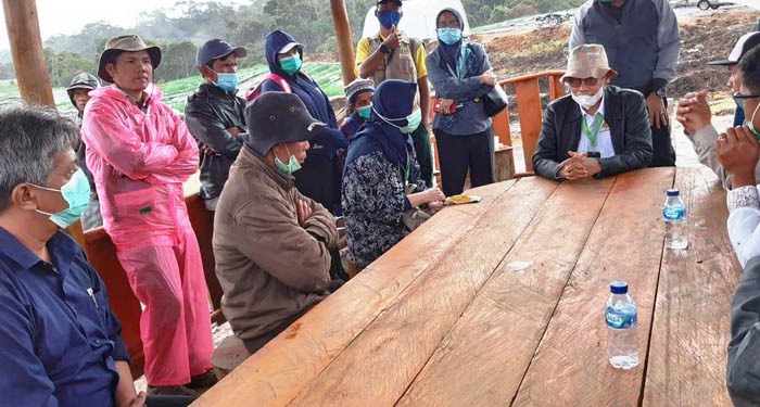 Kepala BPPSDMP Dedi Nursyamsi (topi coklat) pimpin pertemuan di Food Estate Humbahas.