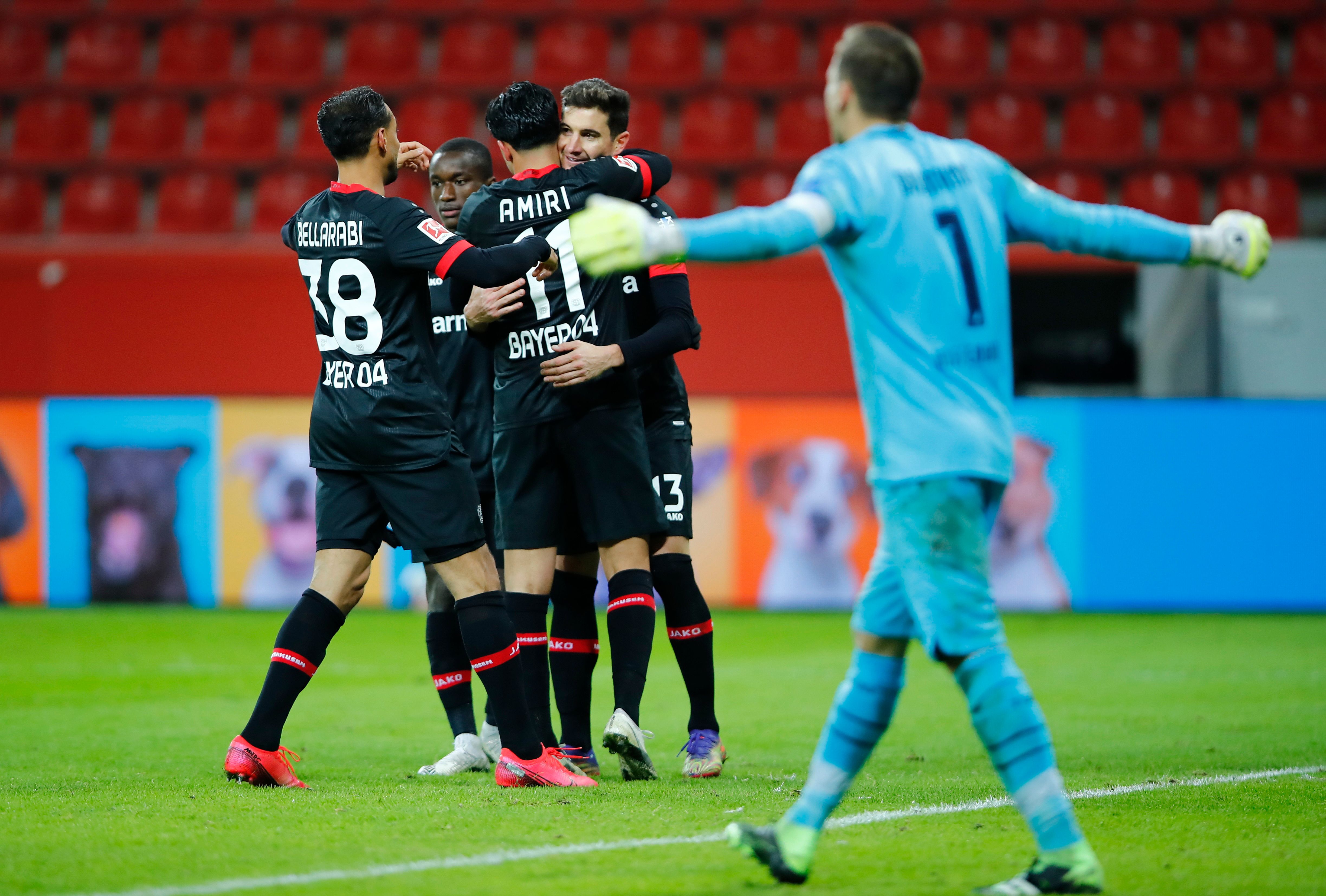 Para pemain Leverkusen melakukan selebrasi usai mencetak gol ke gawang Hoffenheim di laga Bundesliga.