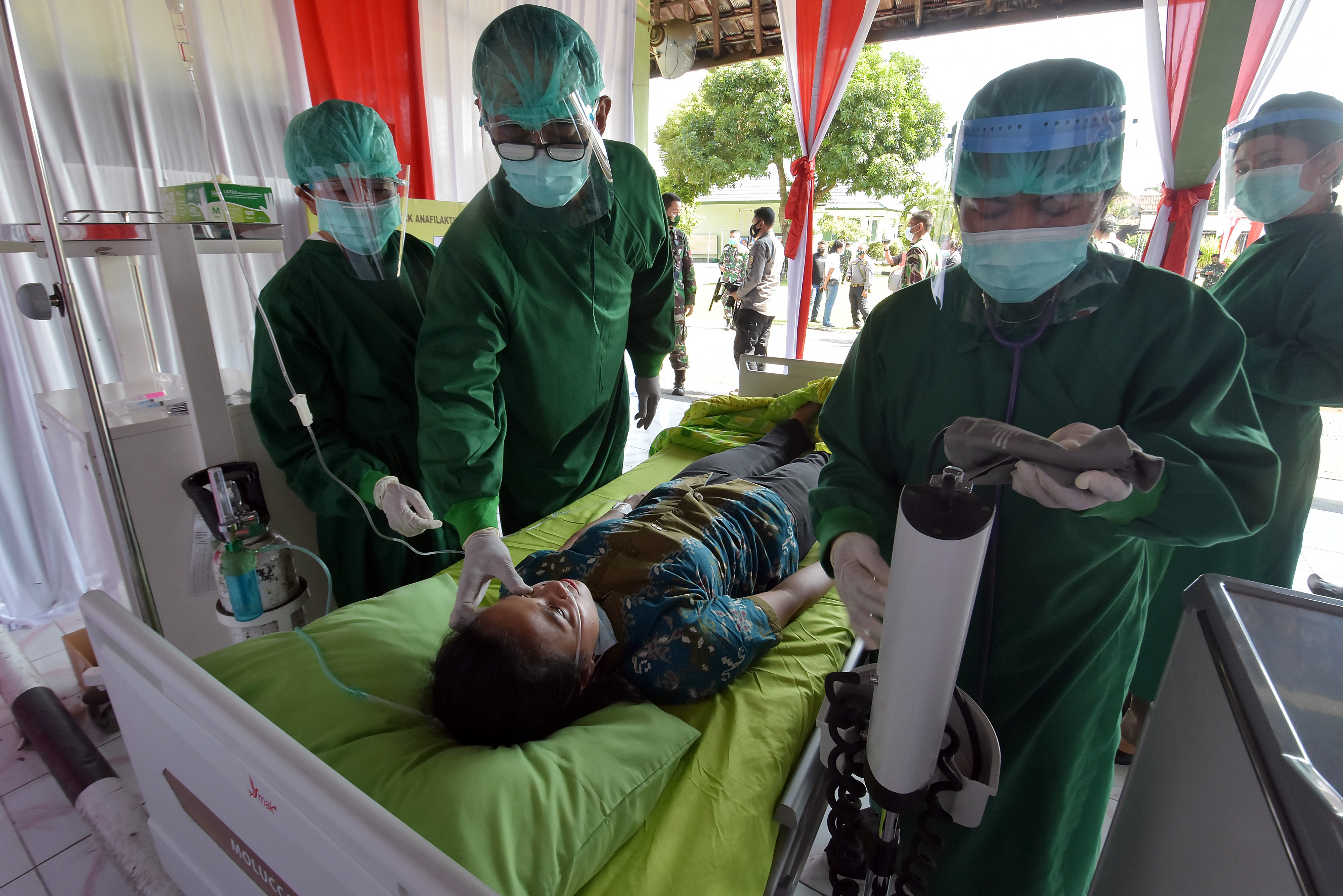 Simulasi vaksinasi covid-19.