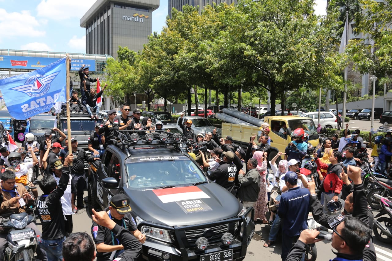 KETUA Umum Partai Demokrat Agus Harimurti Yudhoyono (AHY) lebih senang mengendarai mobil jenis double cabin merk Nissan Navara warna hitam.