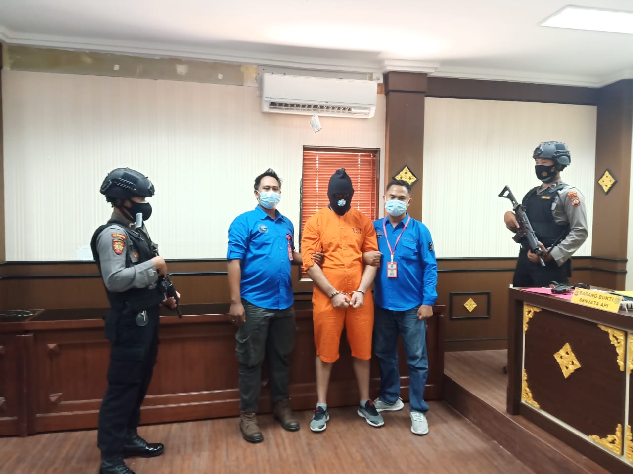 Jual Narkoba dan Miliki Senpi Ilegal, WNA Prancis Ditangkap