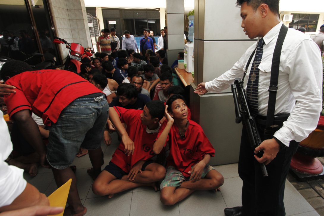 Para preman peneror pegawai BPR diamankan di Mako Polresta Surakarta, Selasa (22/12/2020)