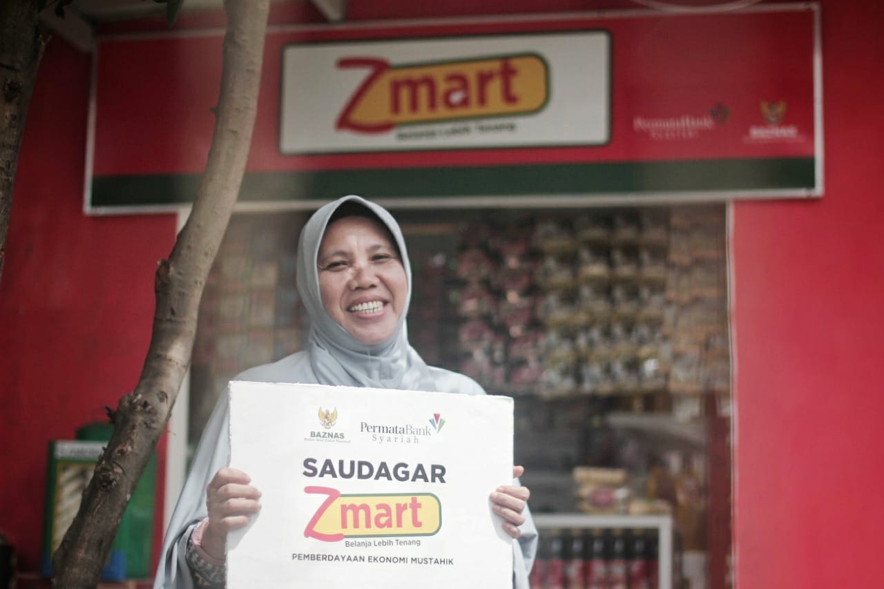 Salah satu pelaku usaha mikro yang mendapat bantuan melalui program Zmart. 
