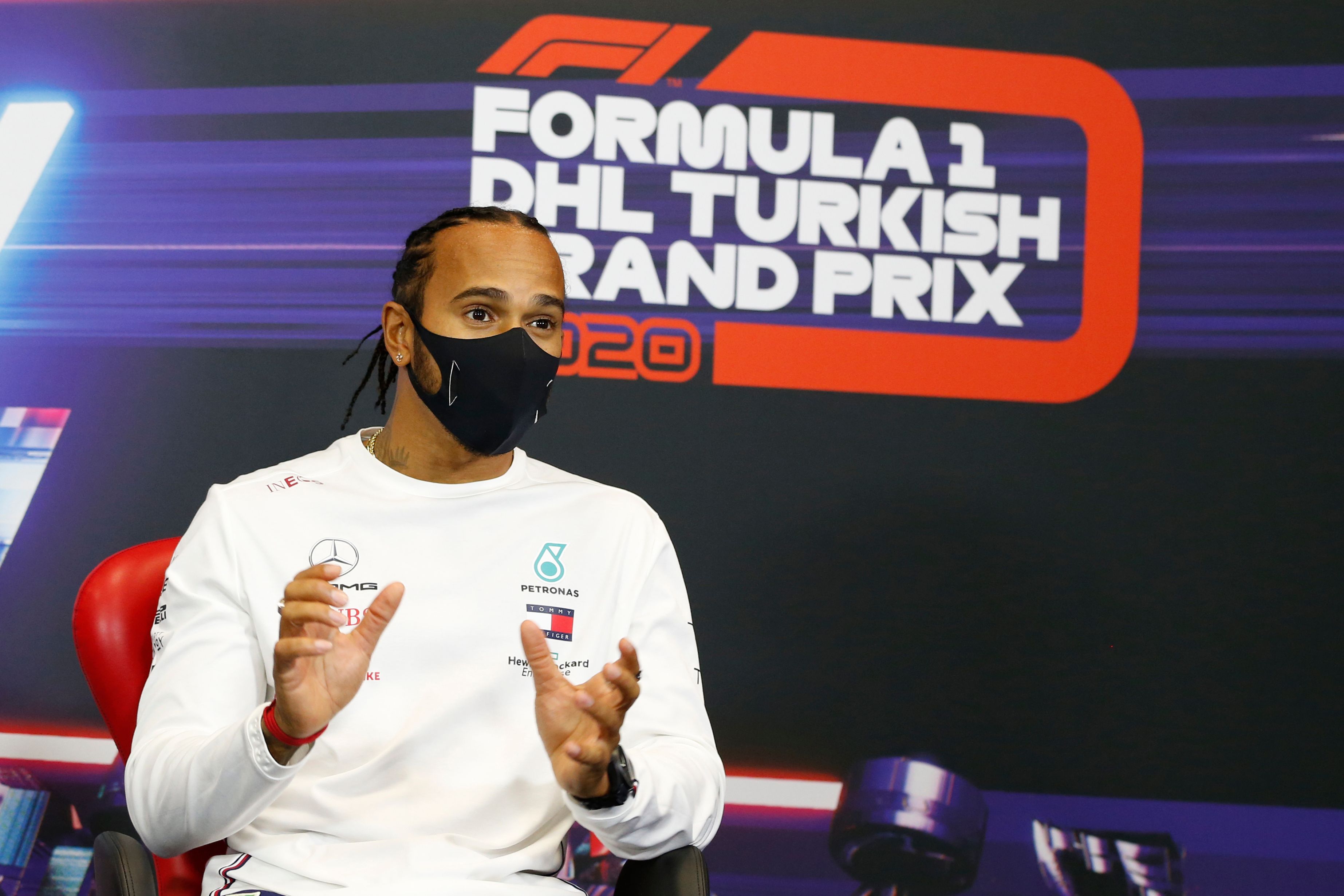 Pembalap Formula 1 Lewis Hamilton tidak turun dalam GP Abu Dhabi minggu depan, karena positif Covid-19.