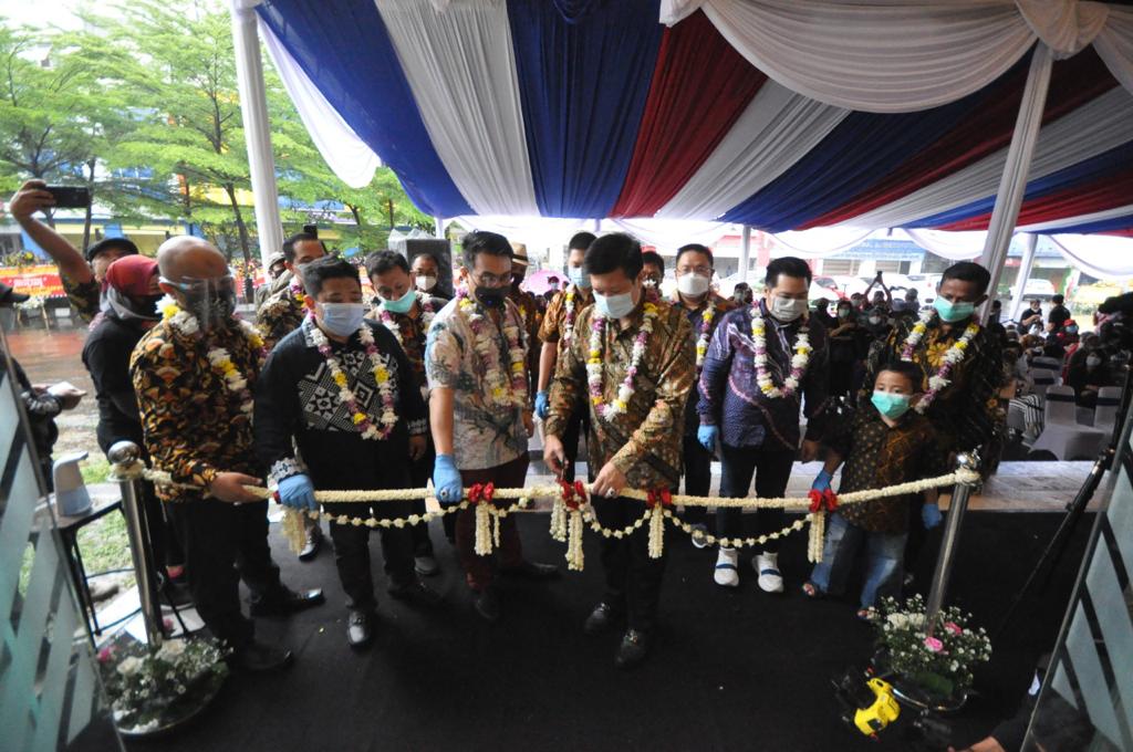 PT SMI meresmikan NetCafe89 keduanya di Bandung, Jawa Barat menandai kebangkitan ekonomi di akhir tahun 2020.