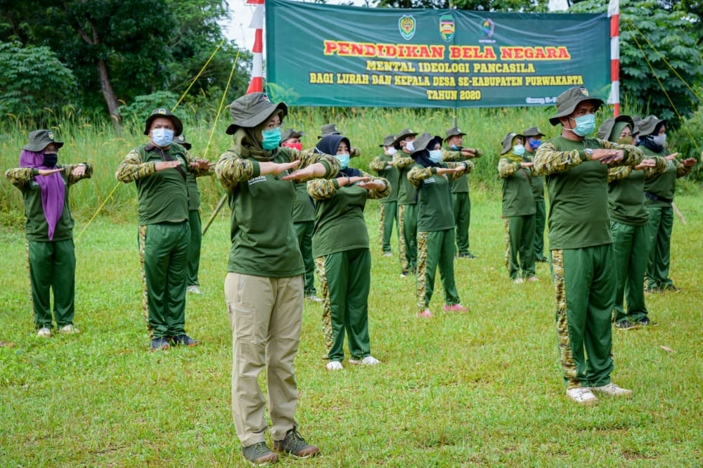 Bupati Purwakarta Anne Ratna Mustika dan kades/lurah se Kabupaten Purwakarta mengikuti Bela Negara, Sabtu (12/12/2020)  