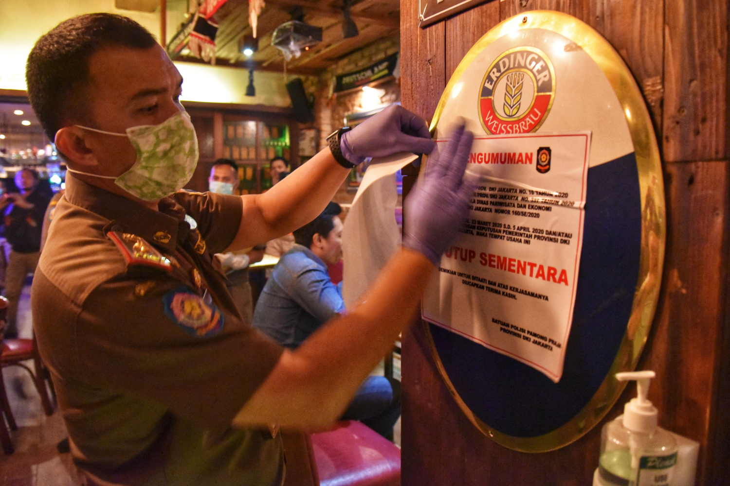 Langgar Aturan PSBB, 15 Tempat Usaha di Jakpus Ditutup Paksa