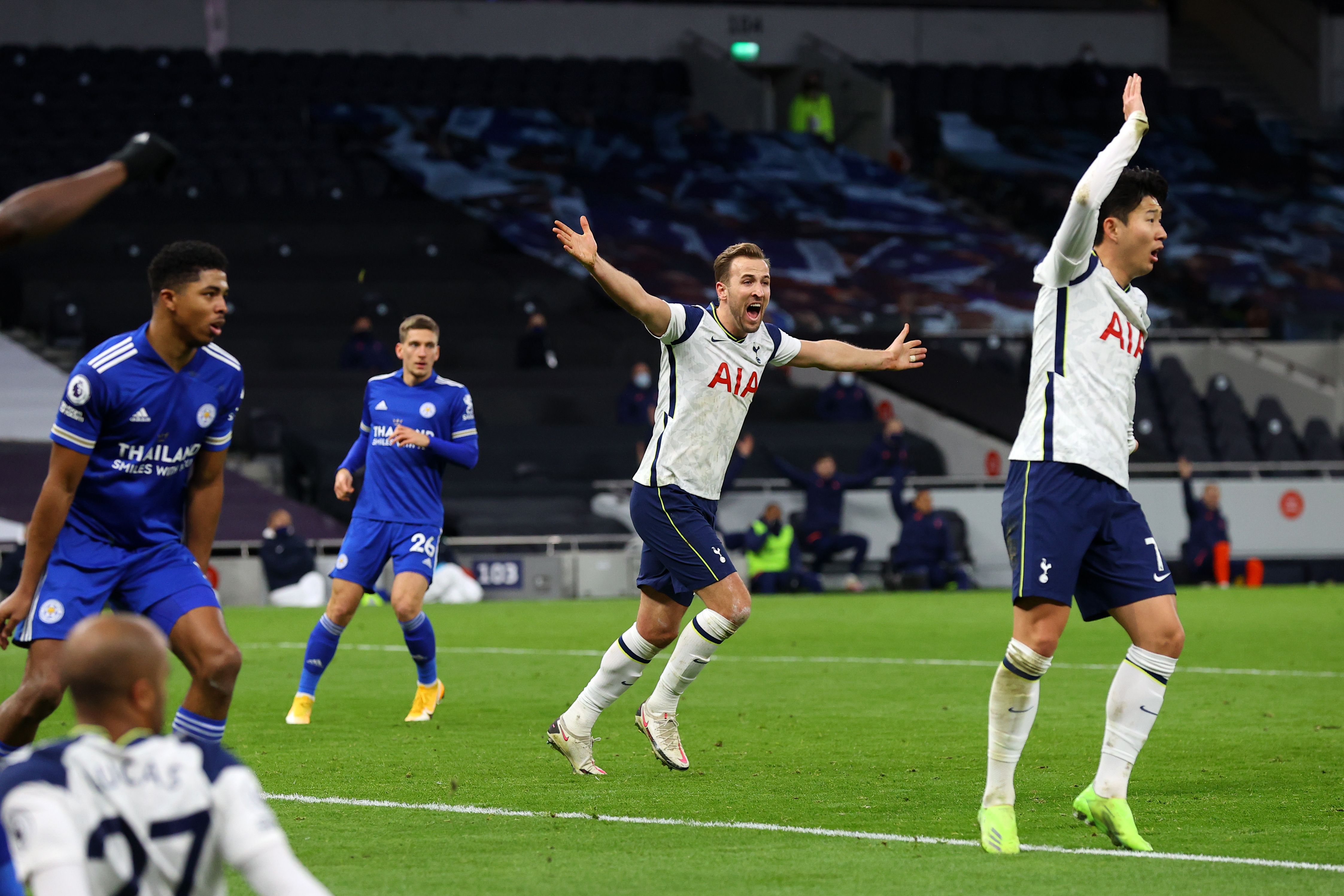 Kalahkan Tottenham Hotspur, Leicester Tempel Liverpool