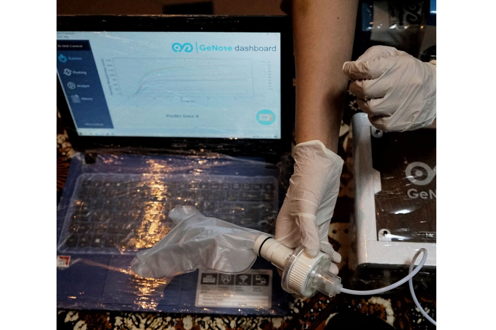 UJI ALAT PENDETEKSI COVID-19 MELALUI HEMBUSAN NAFAS