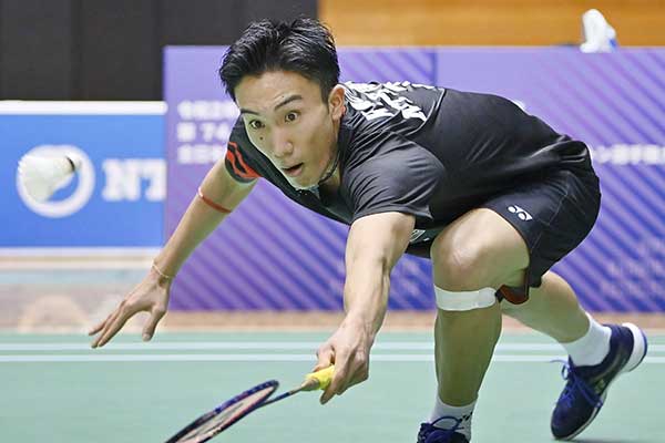 Pebulu tangkis Jepang Kento  Momota