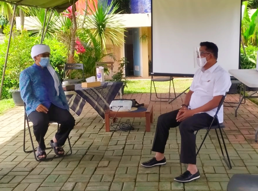  Kepala Staf Presiden,  Moeldoko (kanan) bertemu dengan Abdullah Gymnastiar di Eco Pesantren Daarut Tauhid, Jumat (4/12/2020)