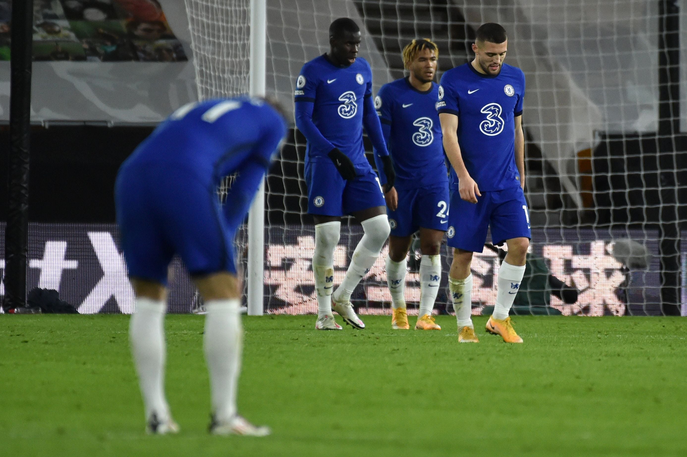 Reaksi pemain Chelsea usai Wolverhampton mencetak gol keduanya