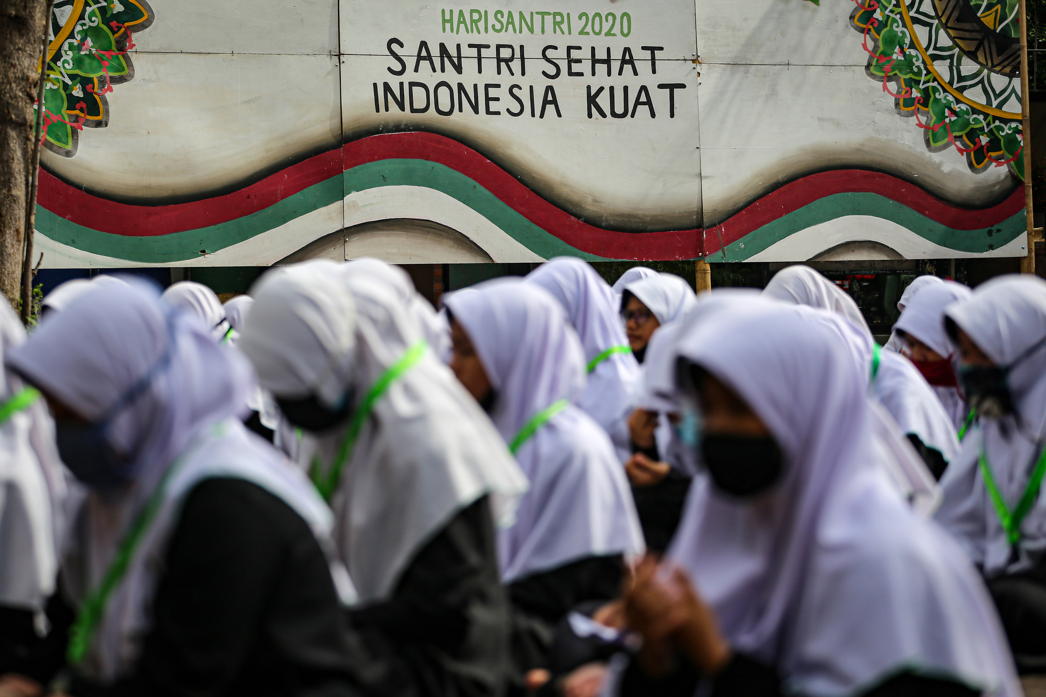 PERINGATAN HARI SANTRI NASIONAL:  Sejumlah santri mengikuti kegiatan doa istighosah di Pondok Pesantren An-Nuqthah, Kota Tangerang