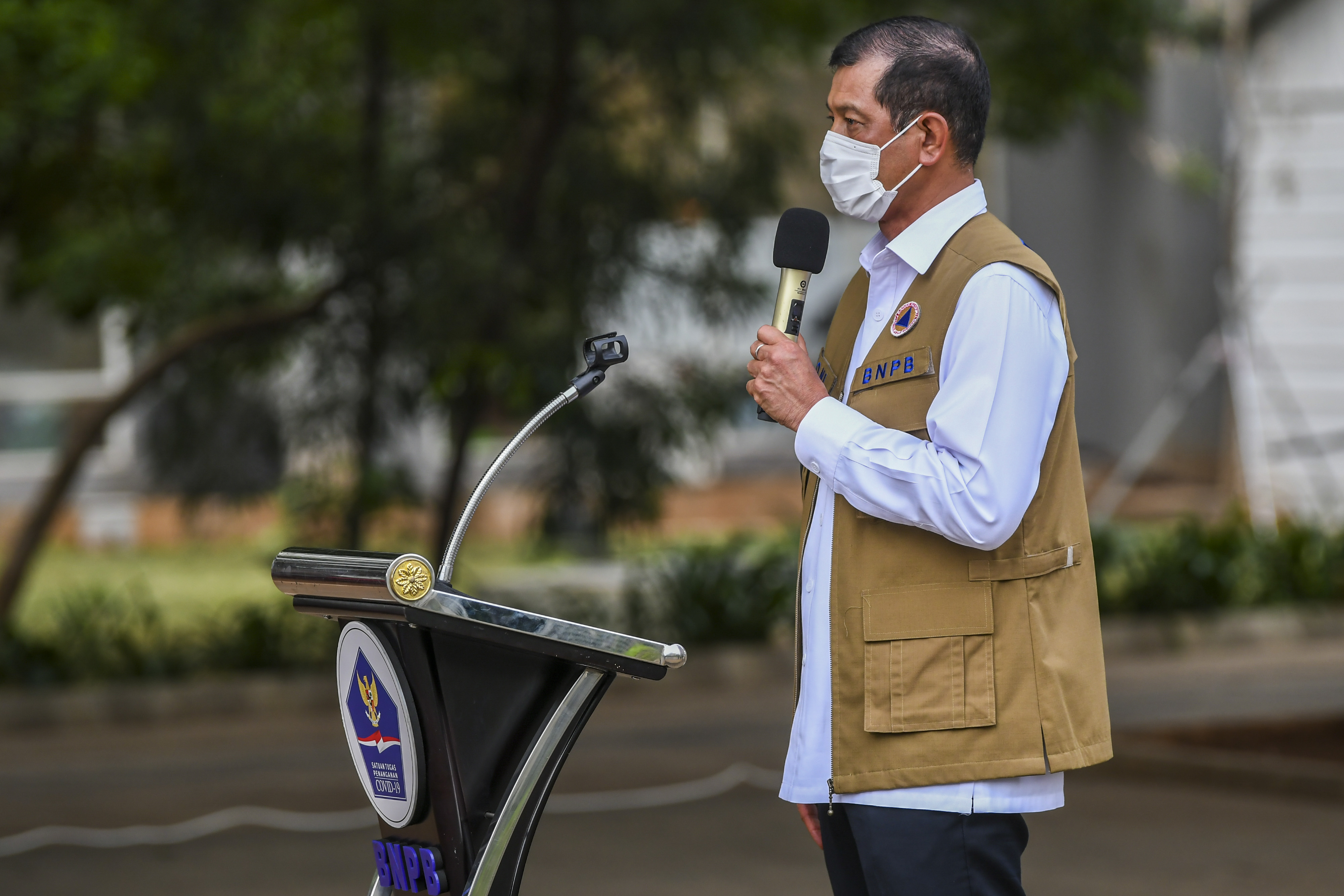 Presiden: Satgas Covid-19 Harus Kerja Keras Kendalikan Korona