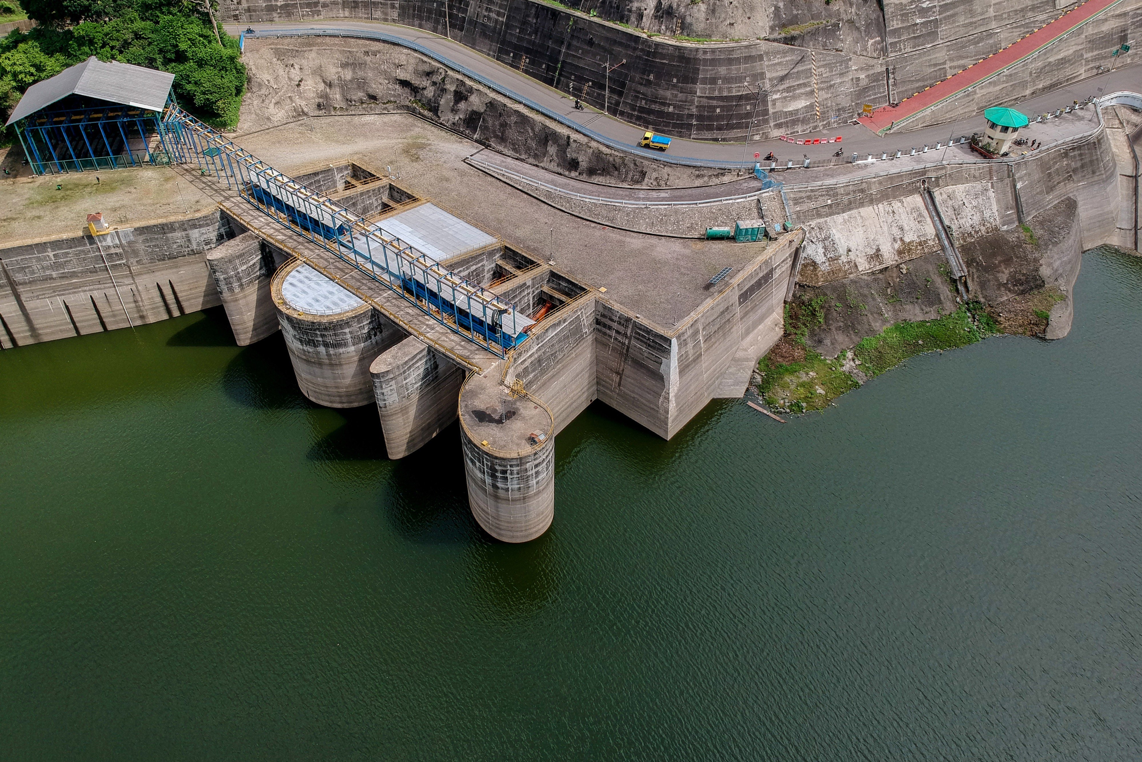 PLTS Terapung di Waduk Cirata Terbesar Se-Asia Tenggara