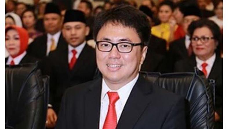 Calon Wali Kota Manado Andrei Angouw, jika real count tidak berbeda dengan quick count dia akan menjadi kepala daerah perrtama dari Konghucu