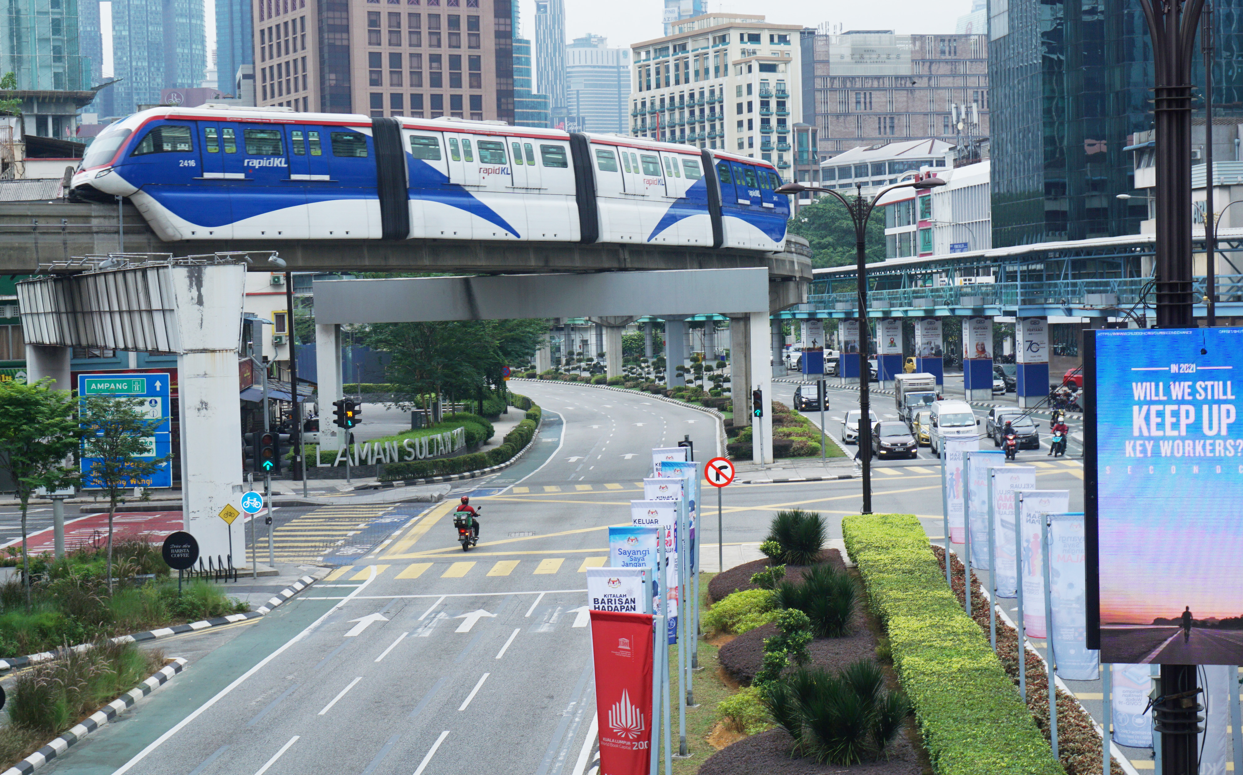 Ilustrasi: Suasana jalanan di Malaysia pada hari kedua penerapan Perintah Kawalan Pergerakan Bersyarat (PKPB) guna membendung covid-19