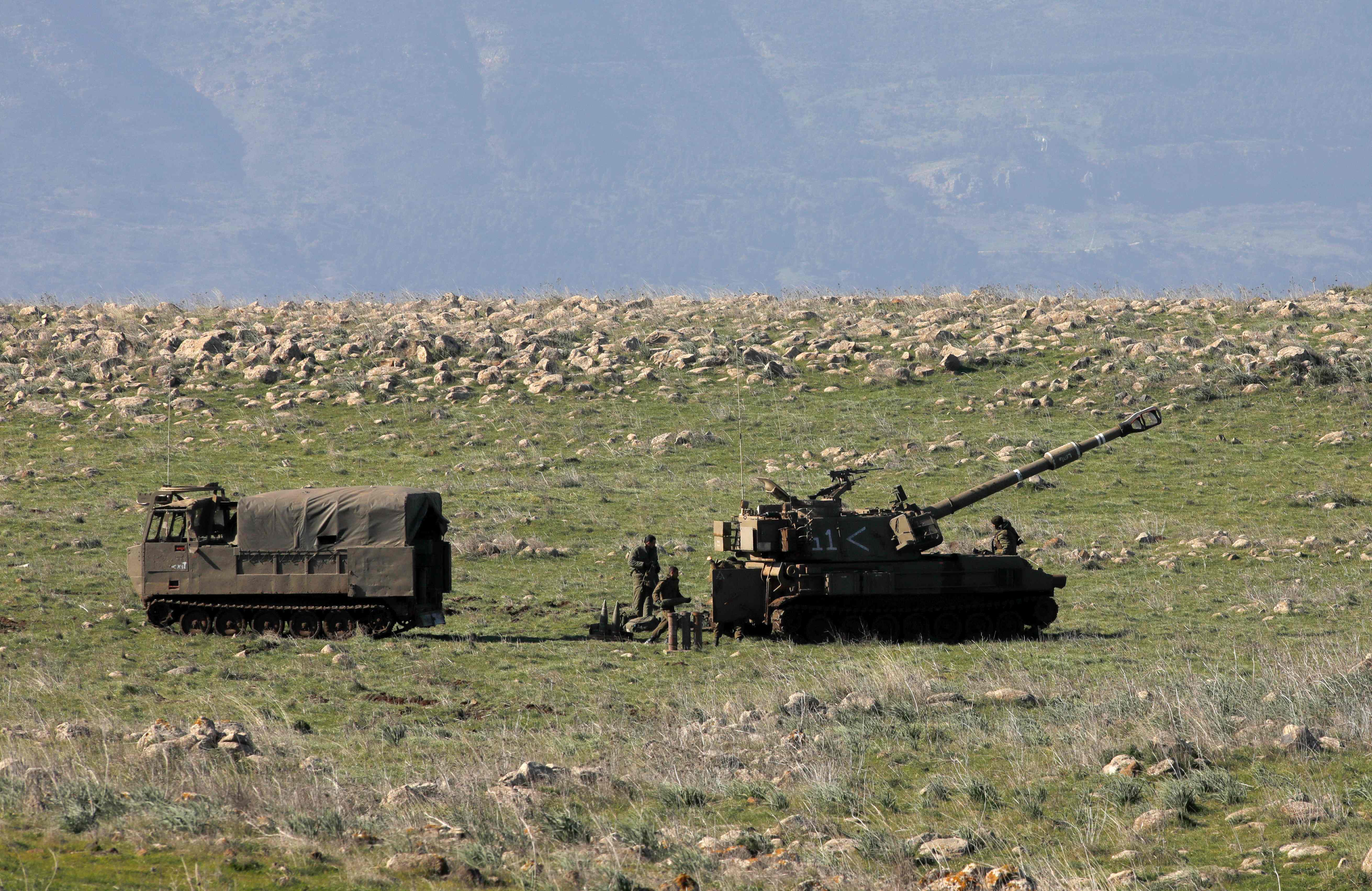 28 Tentara Tewas Dalam Penyergapan Bus di Deir al-Zor