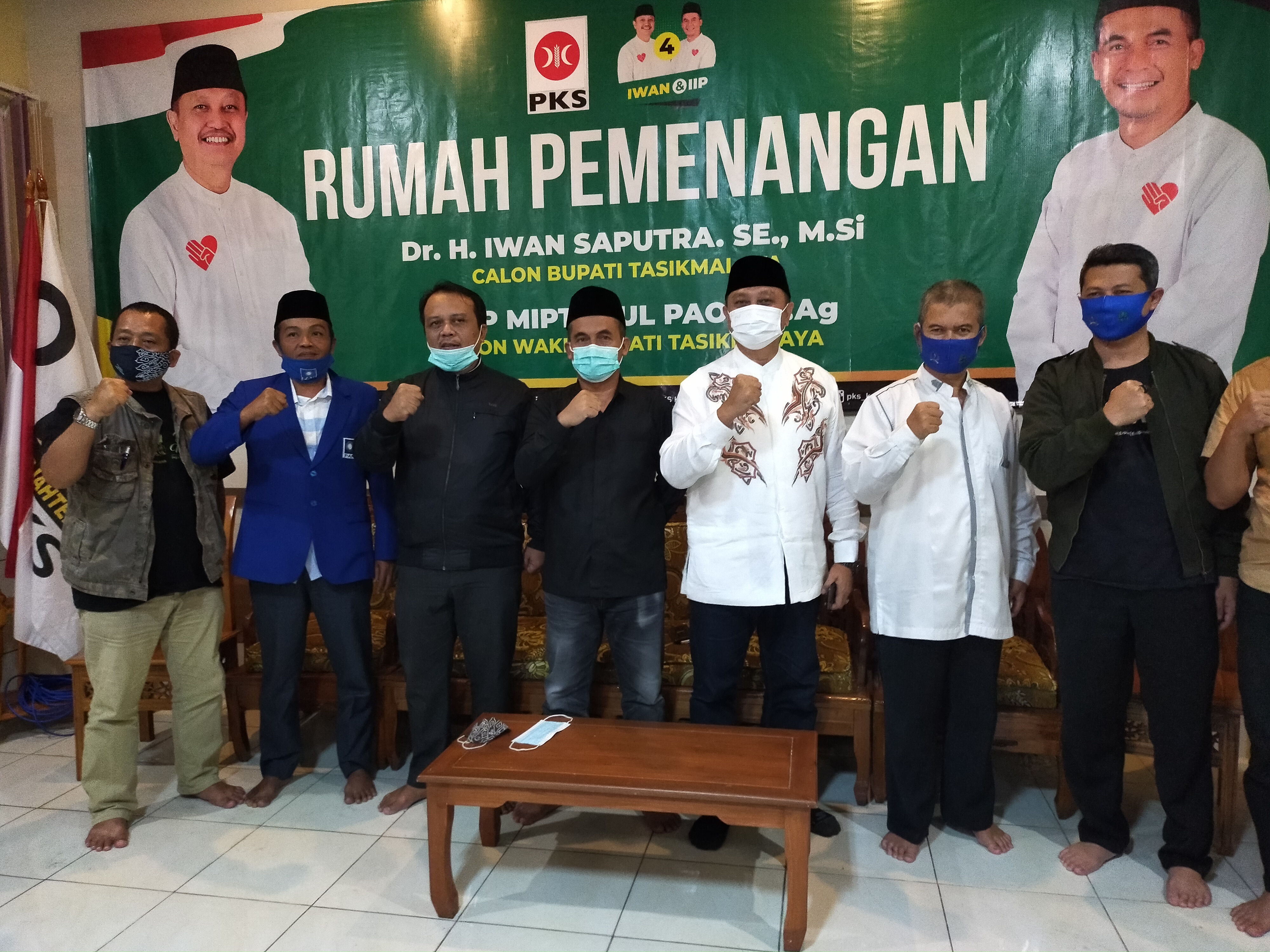 Pengumpulan dana untuk Iwan-Iip dilakukan relawan dan simpatisan sebagai modal melayangkan sengketa perselisihan pilkada ke MK.