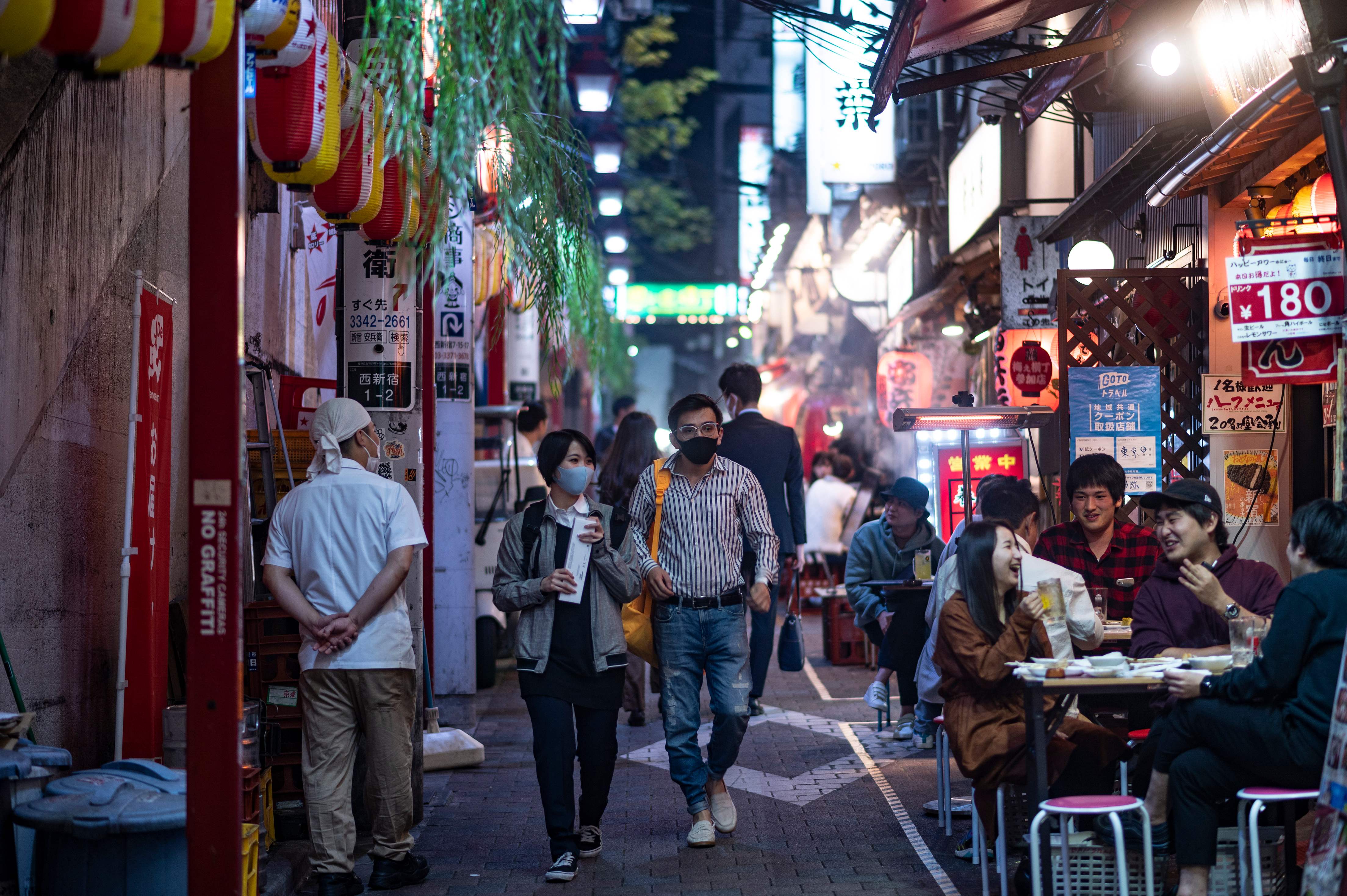 Suasana di kawasan Sinjuku, Tokyo, Jepang.